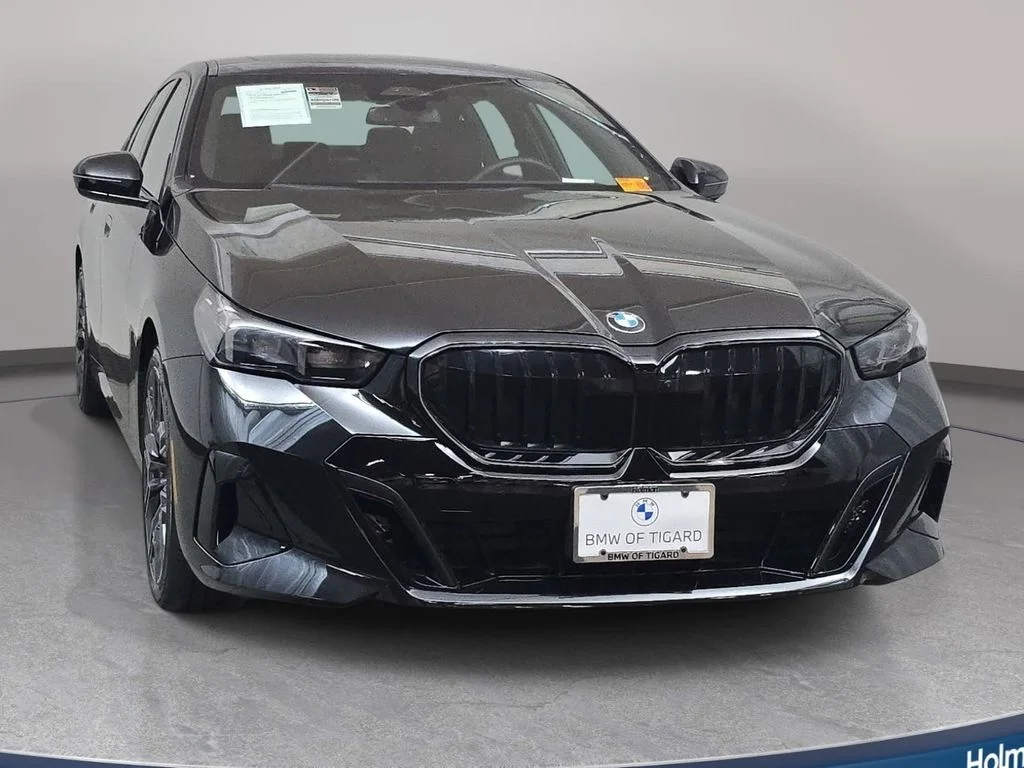Used 2026 Black Sapphire Metallic BMW 530i xDrive image 3