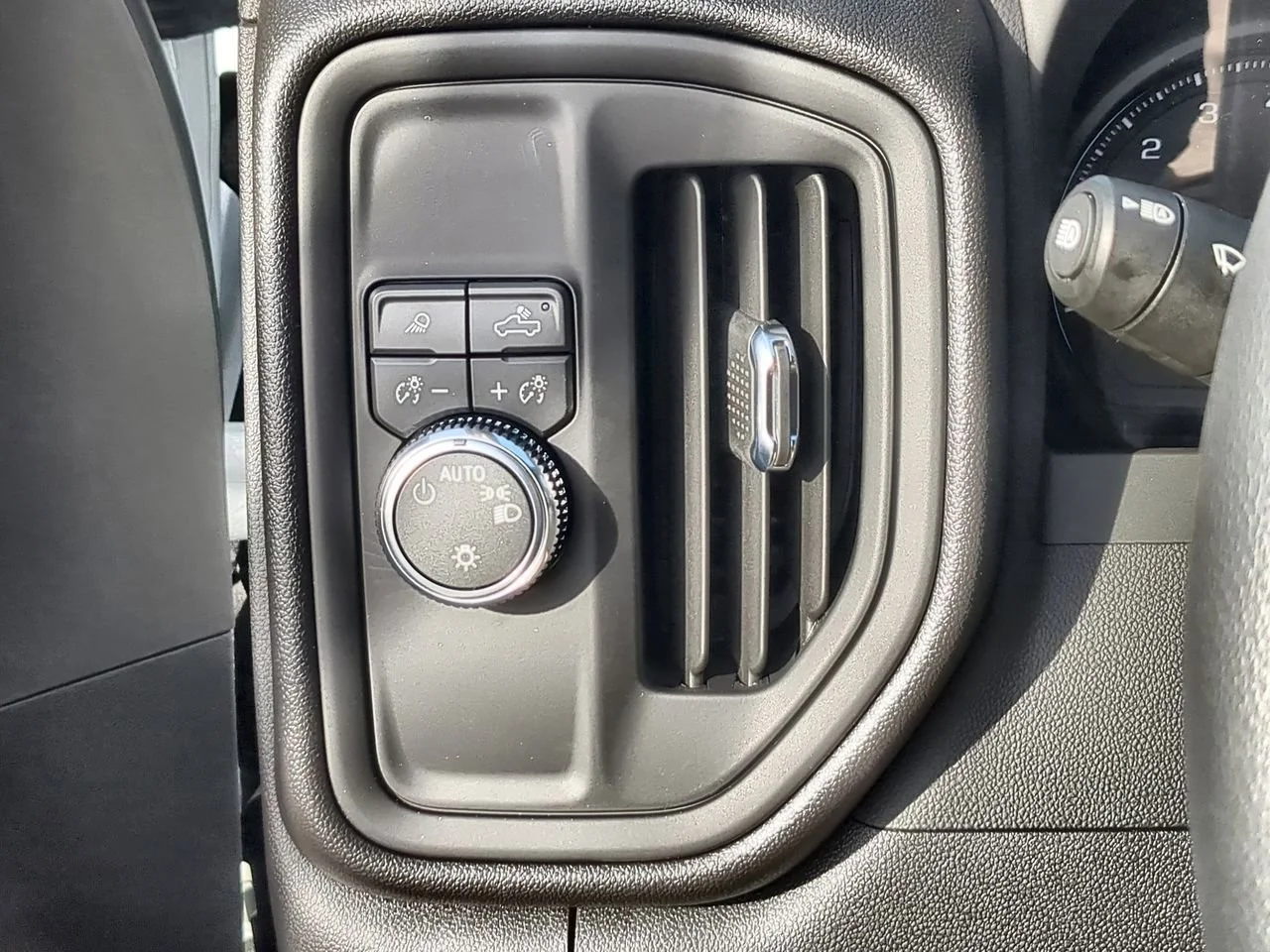 New 2026 Summit White GMC Pro image 17