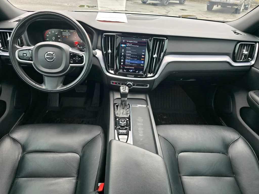 Used 2020 White Volvo T5 Momentum image 5