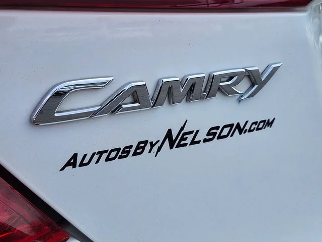 Used 2014 White Toyota SE image 19