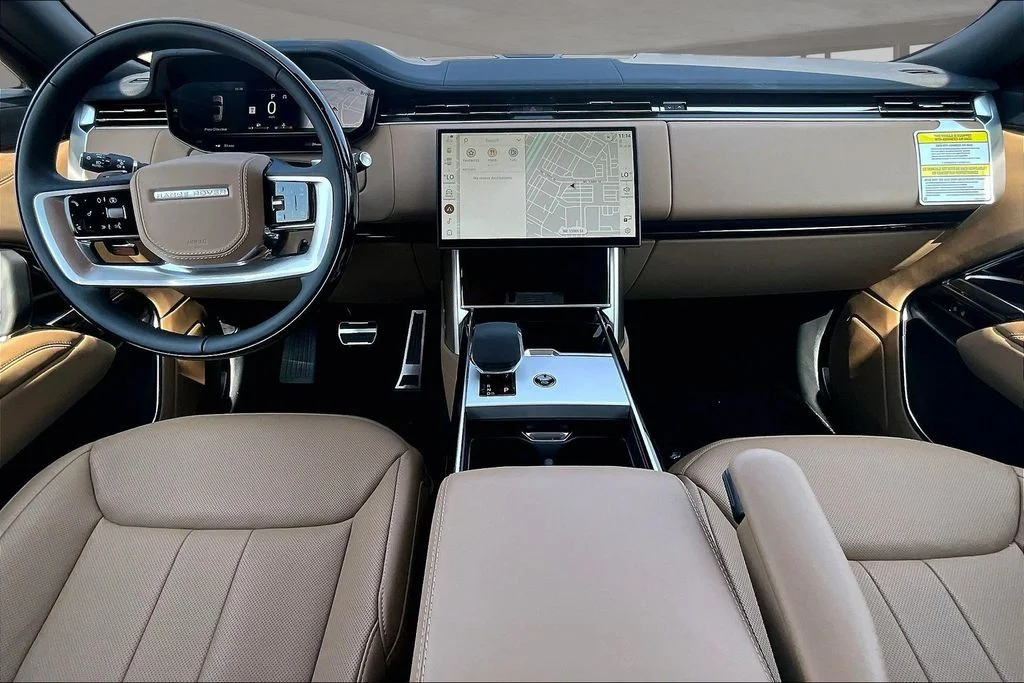 New 2026 White Land Rover SE image 5