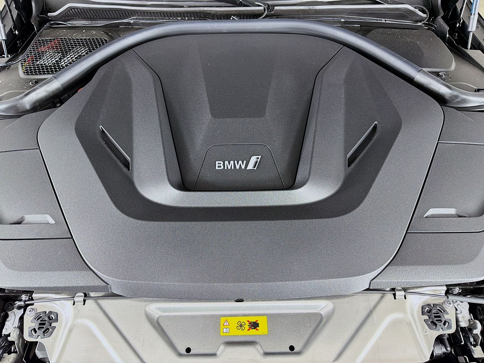 New 2026 Black Sapphire Metallic BMW xDrive40 image 32