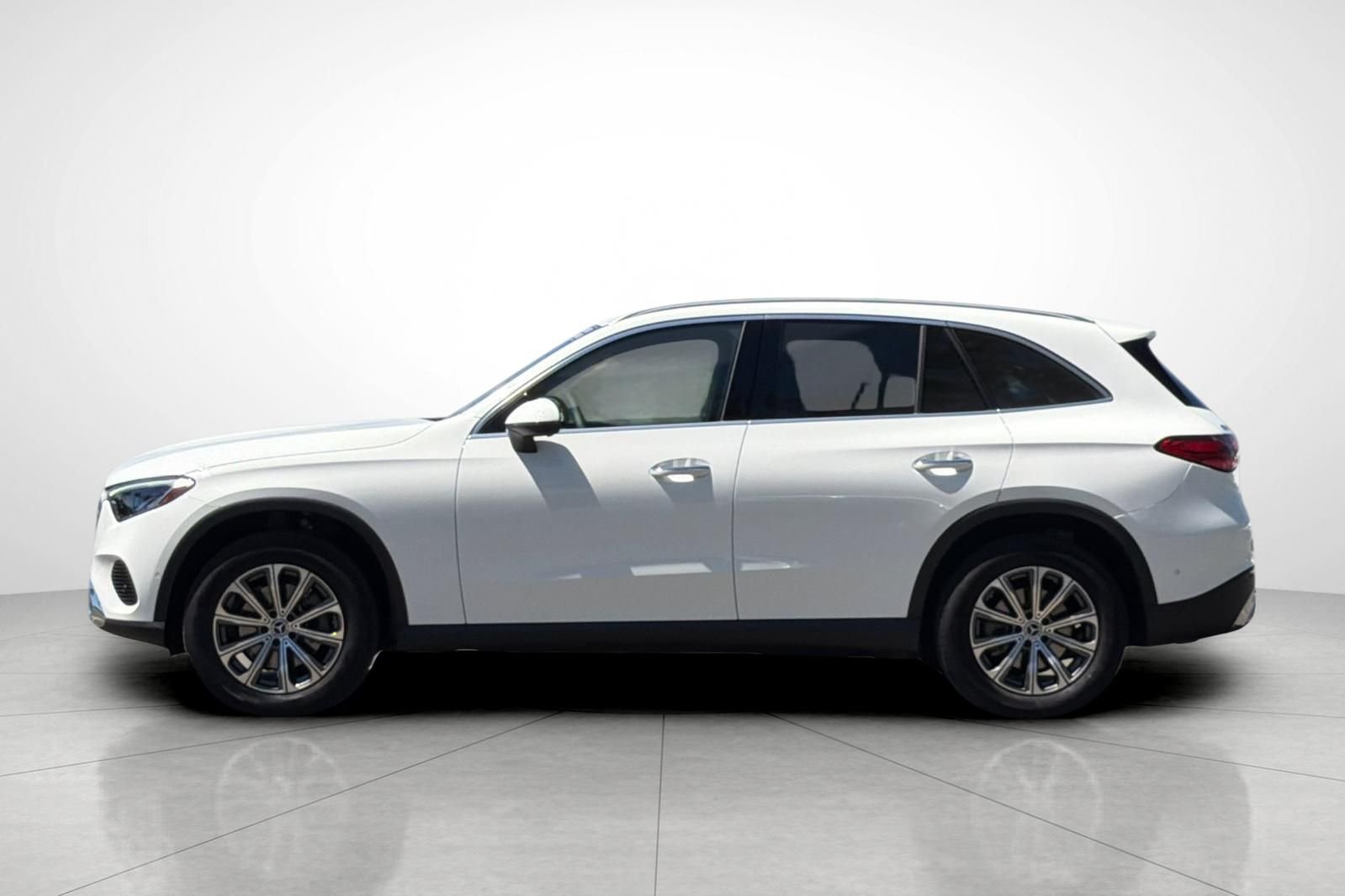 Certified Used 2025 White Mercedes-Benz GLC 300 image 26