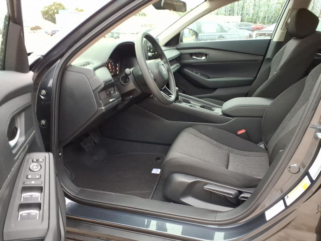 New 2026 Meteorite Gray Metallic Honda LX image 15