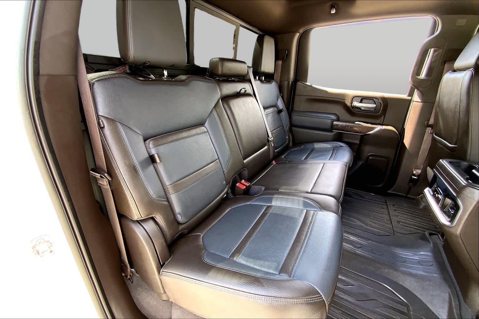 Used 2021 White Frost Tricoat GMC Denali image 19