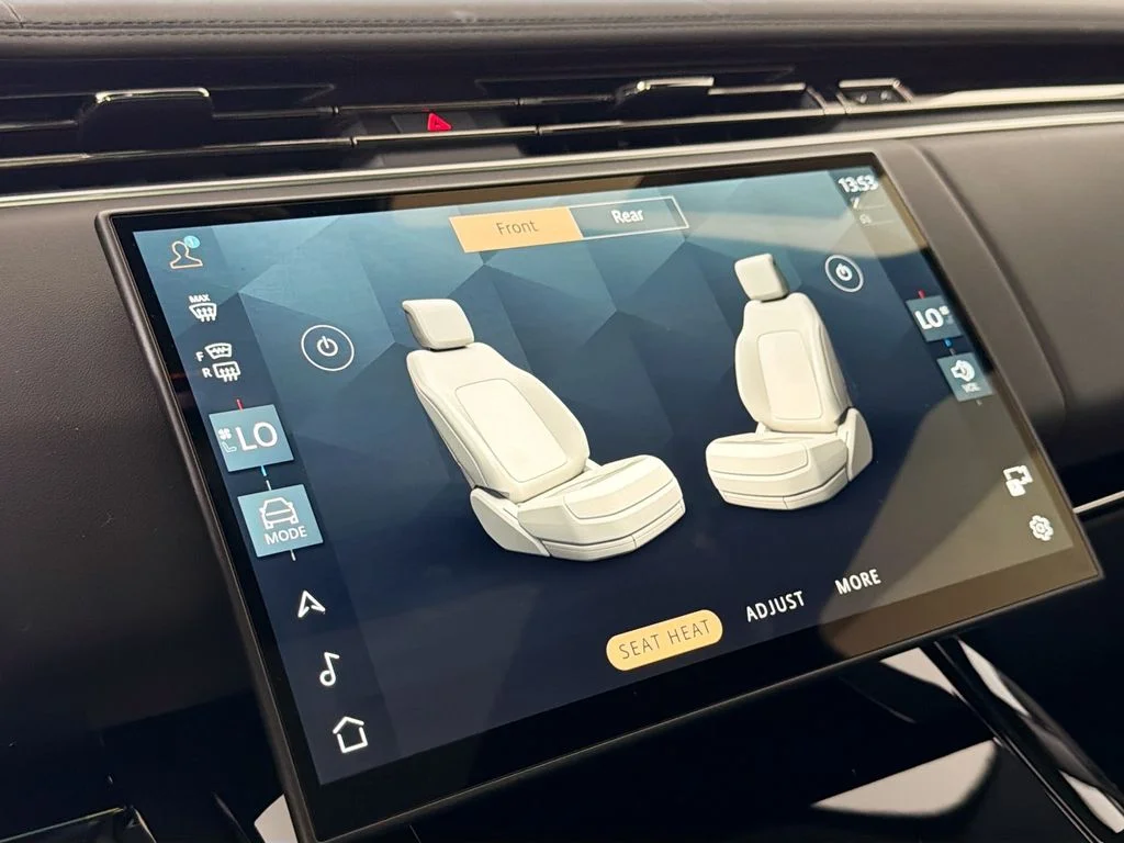 New 2026 Fuji White Land Rover SE image 21