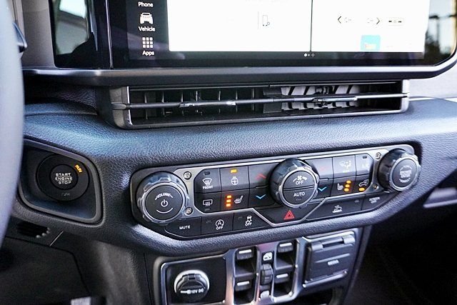 New 2026 Granite Crystal Metallic Clear-Coat Exterior Paint Jeep Sport S image 32