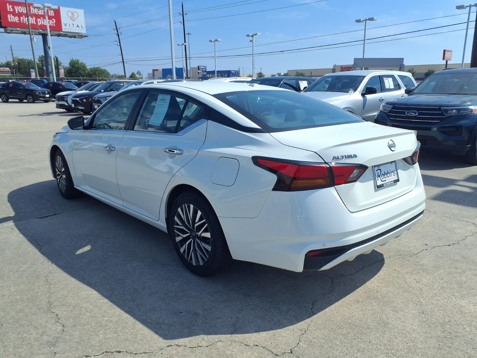 2025 Nissan Altima SV White at Robbins Nissan