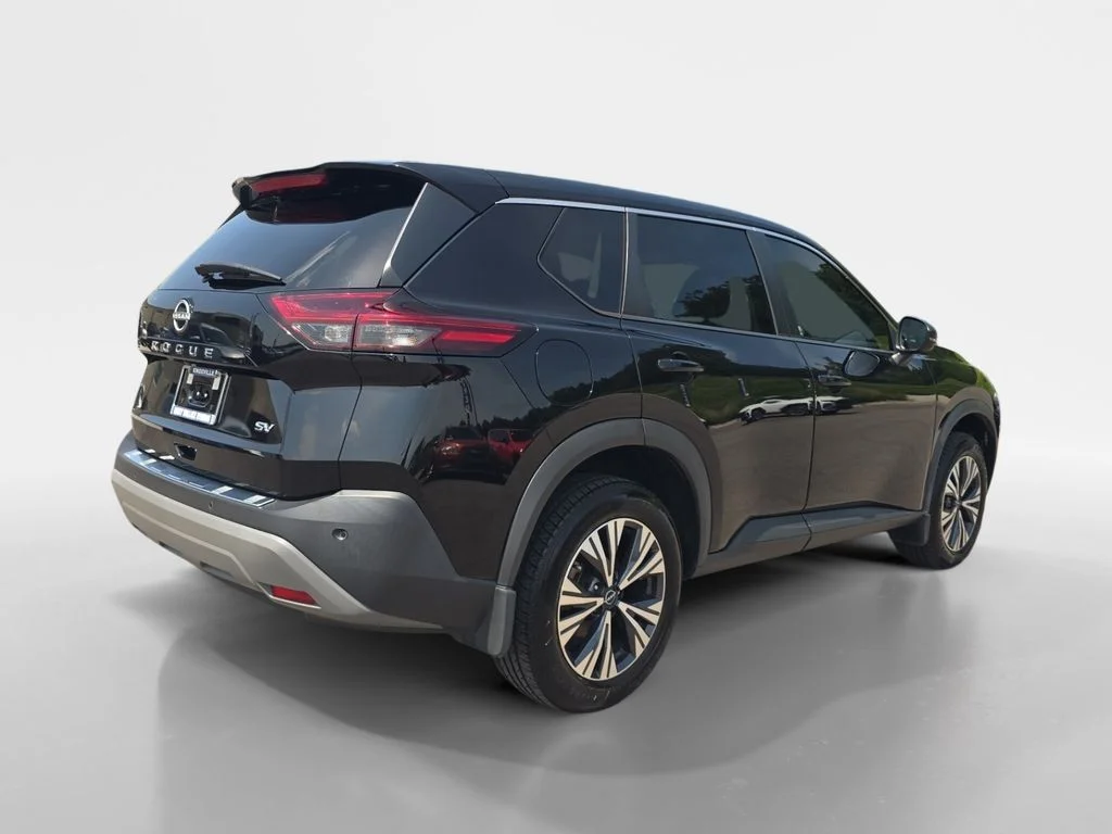 Used 2022 Super Black Nissan SV image 3