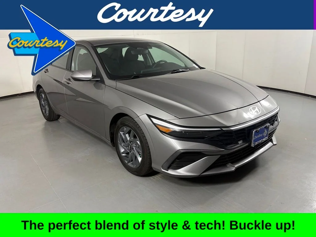 Used 2024 Silver Hyundai SEL image 1