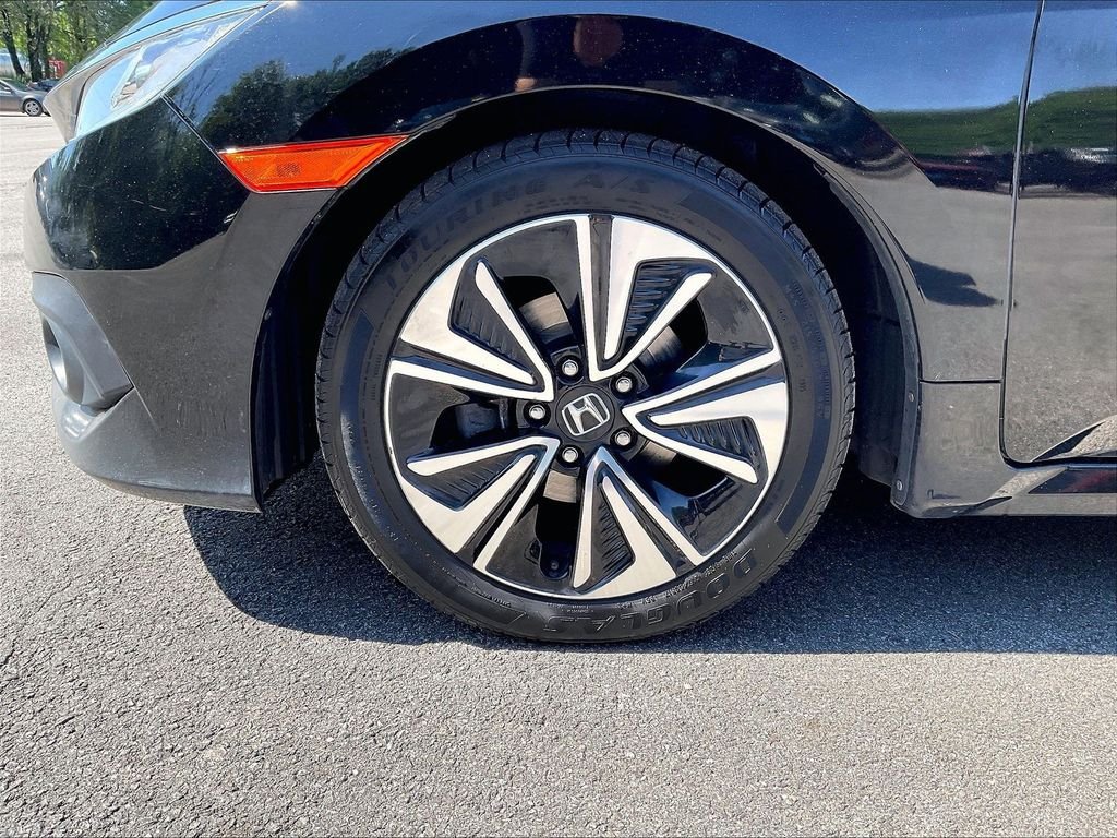Used 2018 Black Honda EX-T image 22