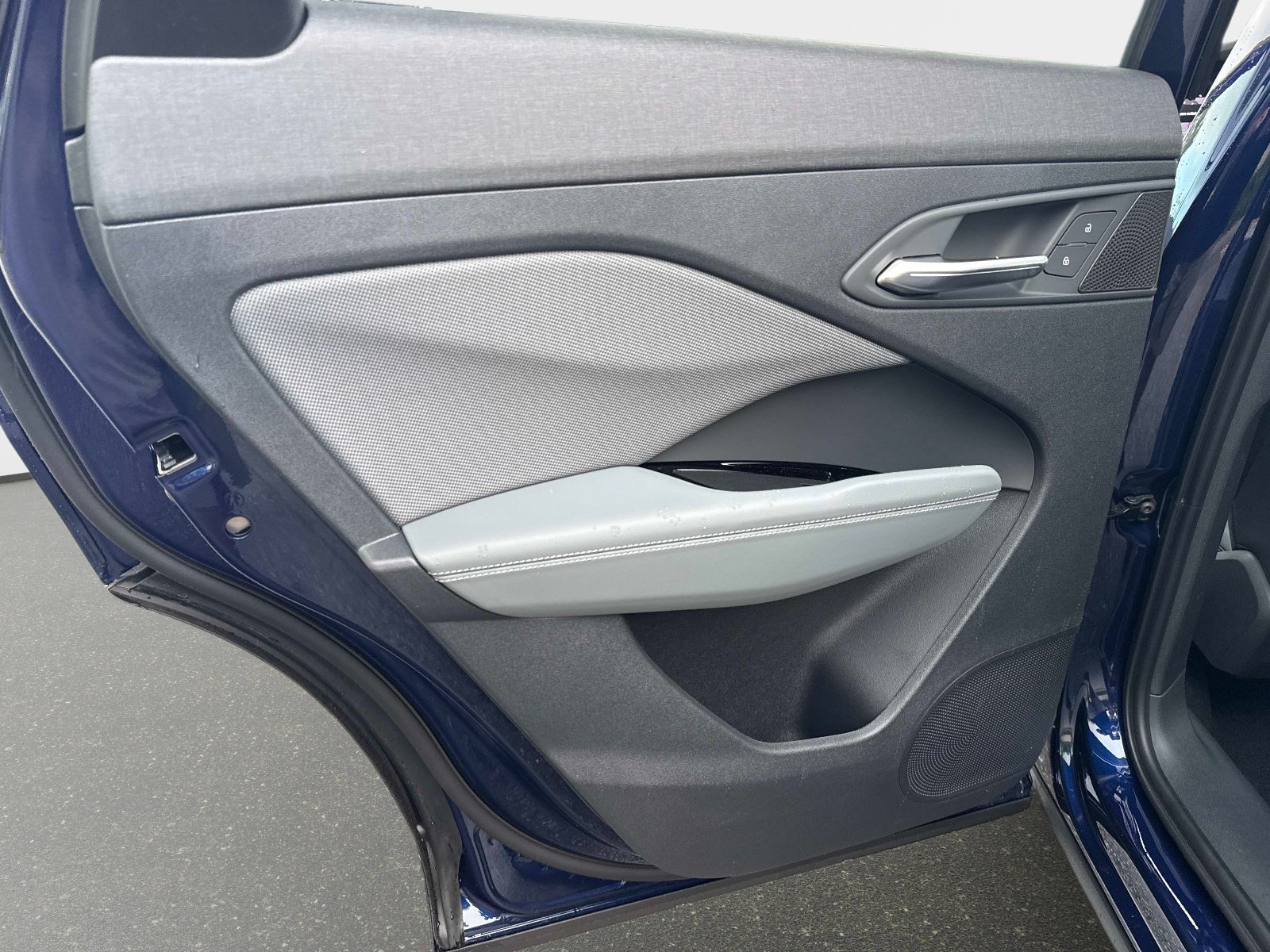 New 2026 Navarra Blue Metallic Audi S line image 11