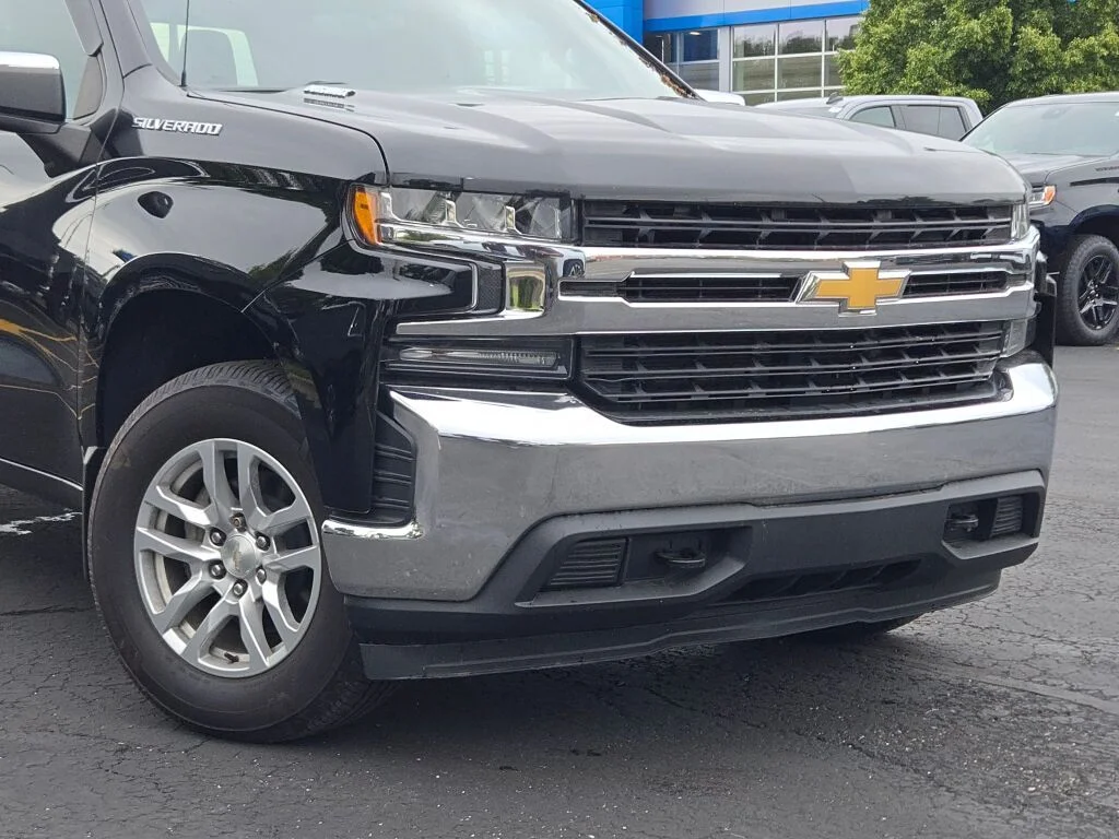 Used 2020 Black Chevrolet LT image 2