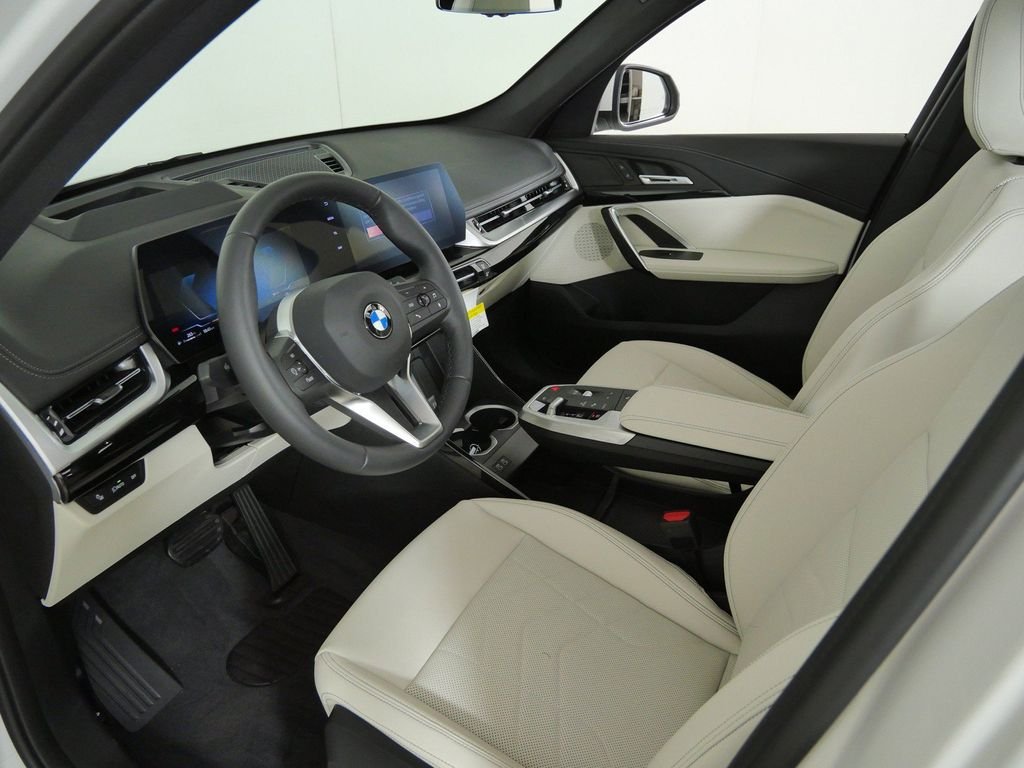 New 2026 Alpine White BMW xDrive28i image 32
