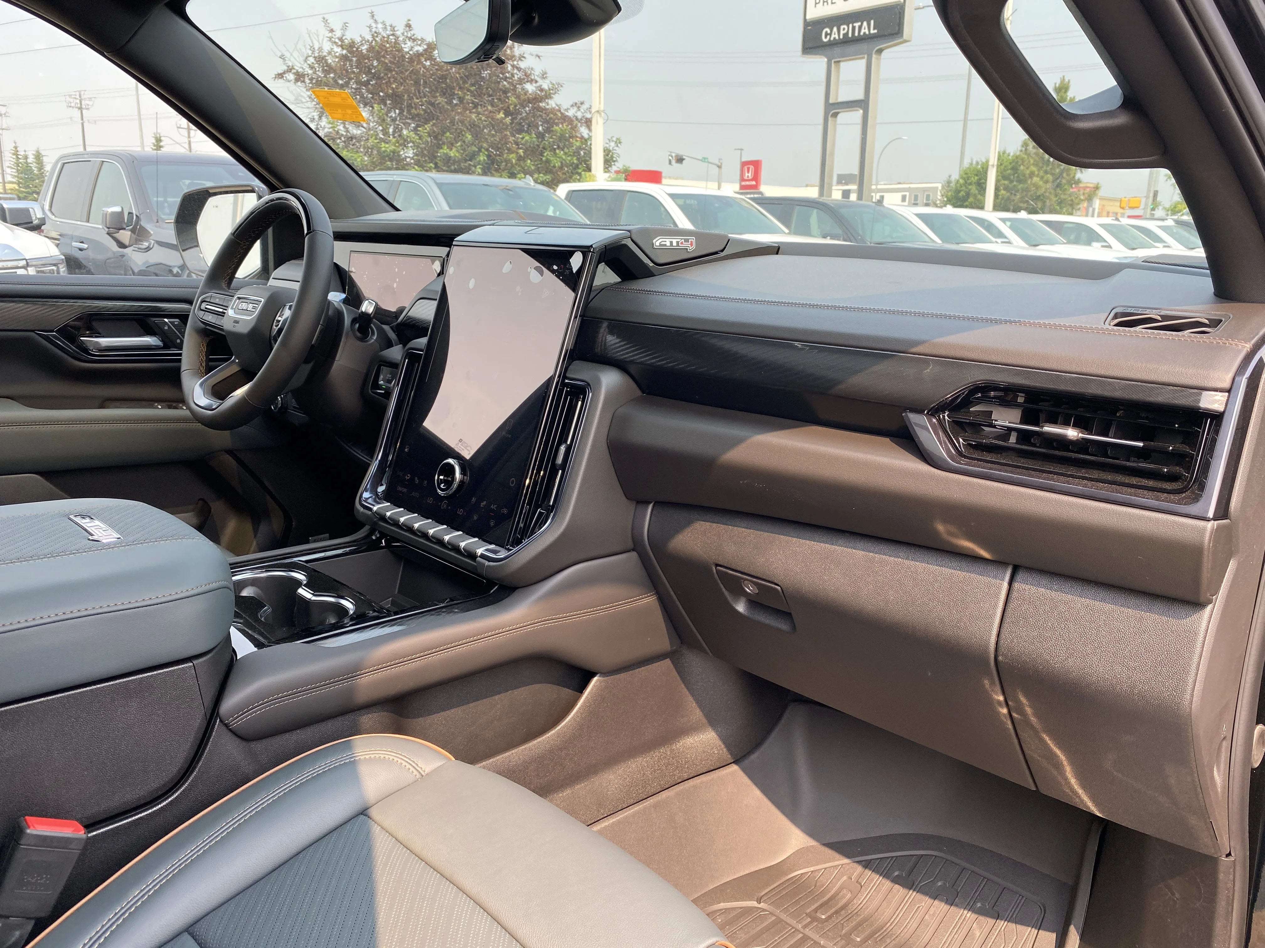 New 2026 ONYX BLACK GMC AT4 image 31