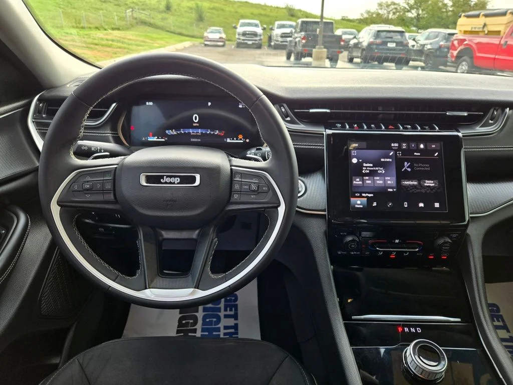 Used 2023 Black Jeep Laredo image 17