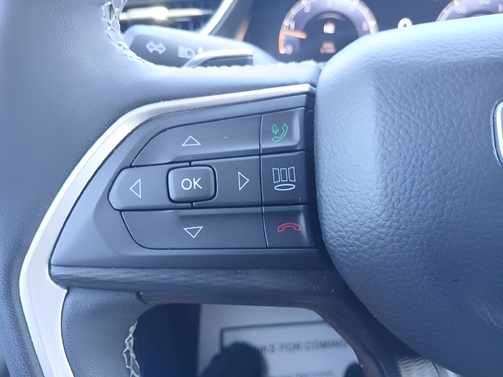 Used 2023 Silver Jeep Altitude X image 20