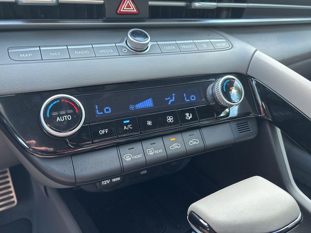 2025 Hyundai Elantra Blue - Photo 29