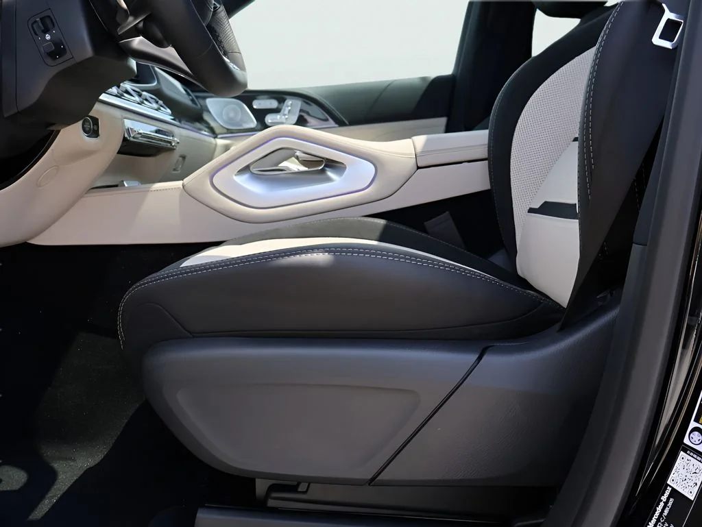 New 2026 Obsidian Black Metallic Mercedes-Benz AMG® GLE 53 4MATIC+ Coupe image 39