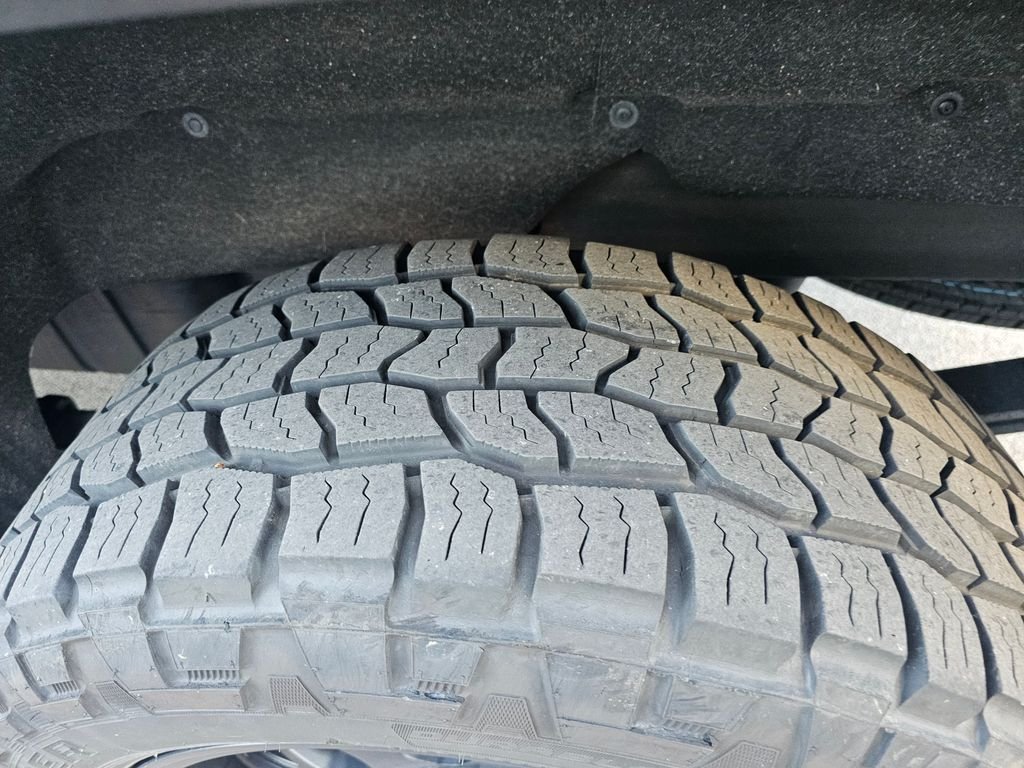 Used 2019 Black GMC SLE image 19