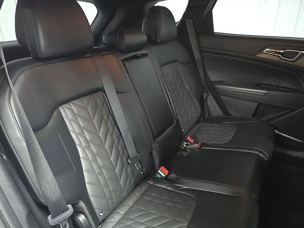 Used 2023 White Kia X-Line image 15