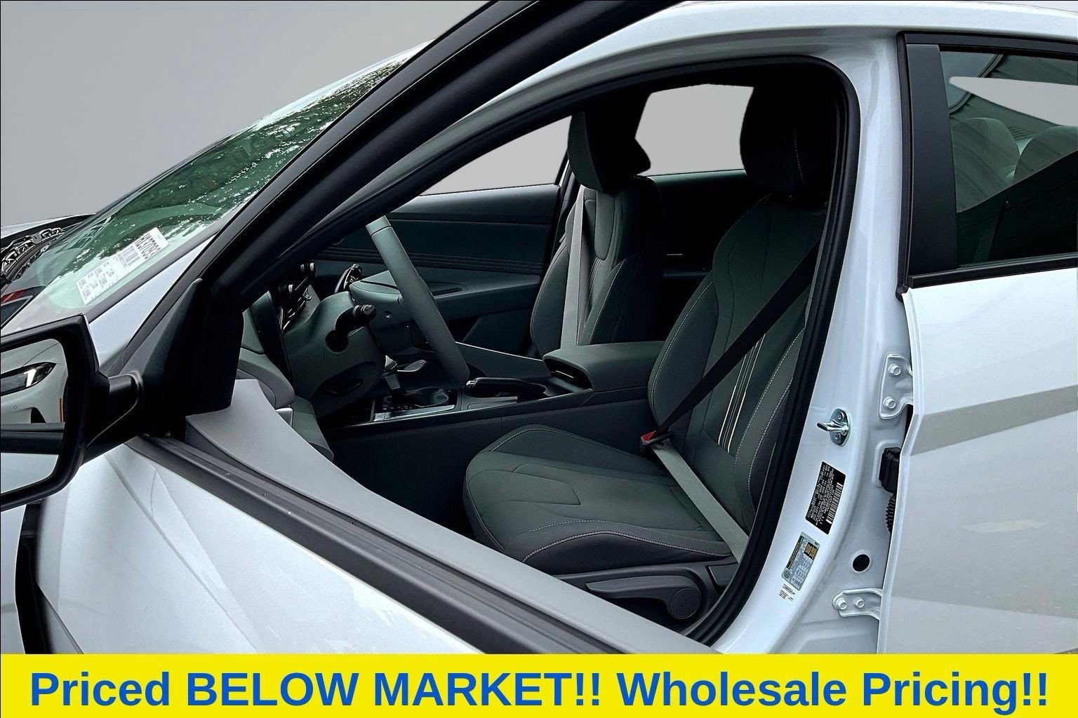 Used 2026 White Hyundai SEL Sport image 4