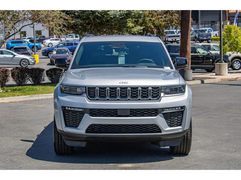New 2026 SILVER ZYNITH Jeep Limited image 3