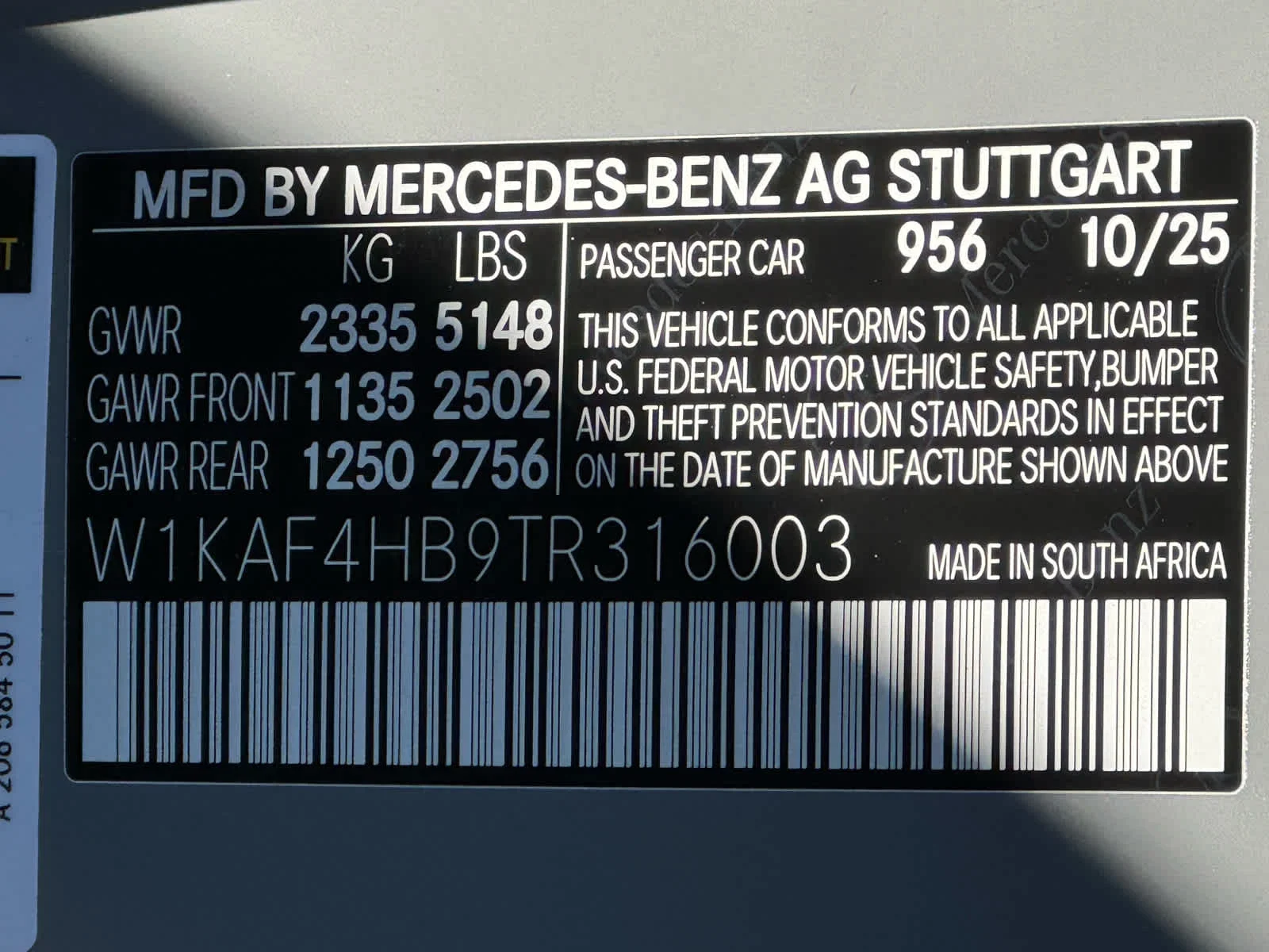 New 2026 MANUFAKTUR Alpine Grey Mercedes-Benz C 300 image 18