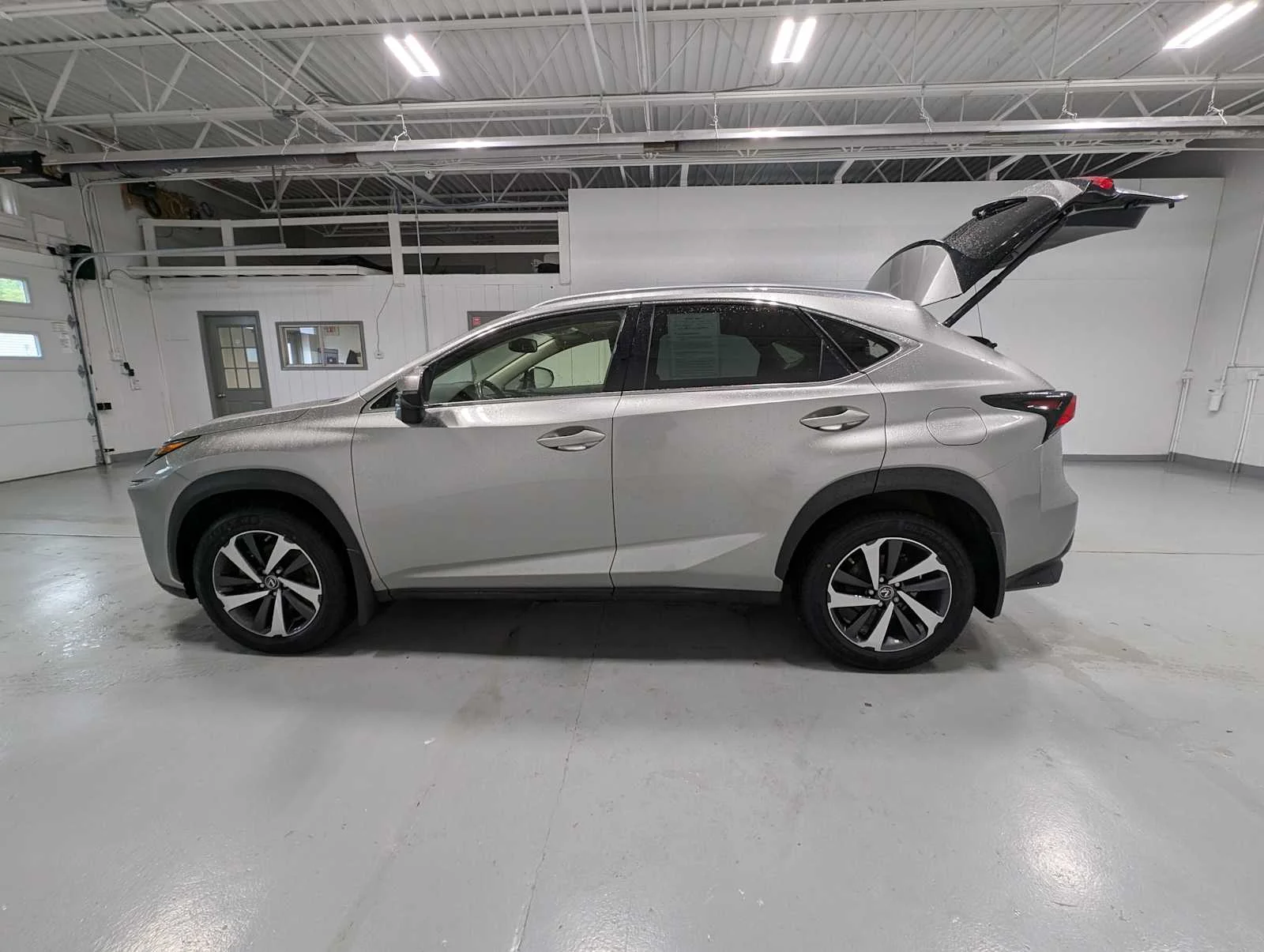 Used 2021 Atomic Silver Lexus  image 12