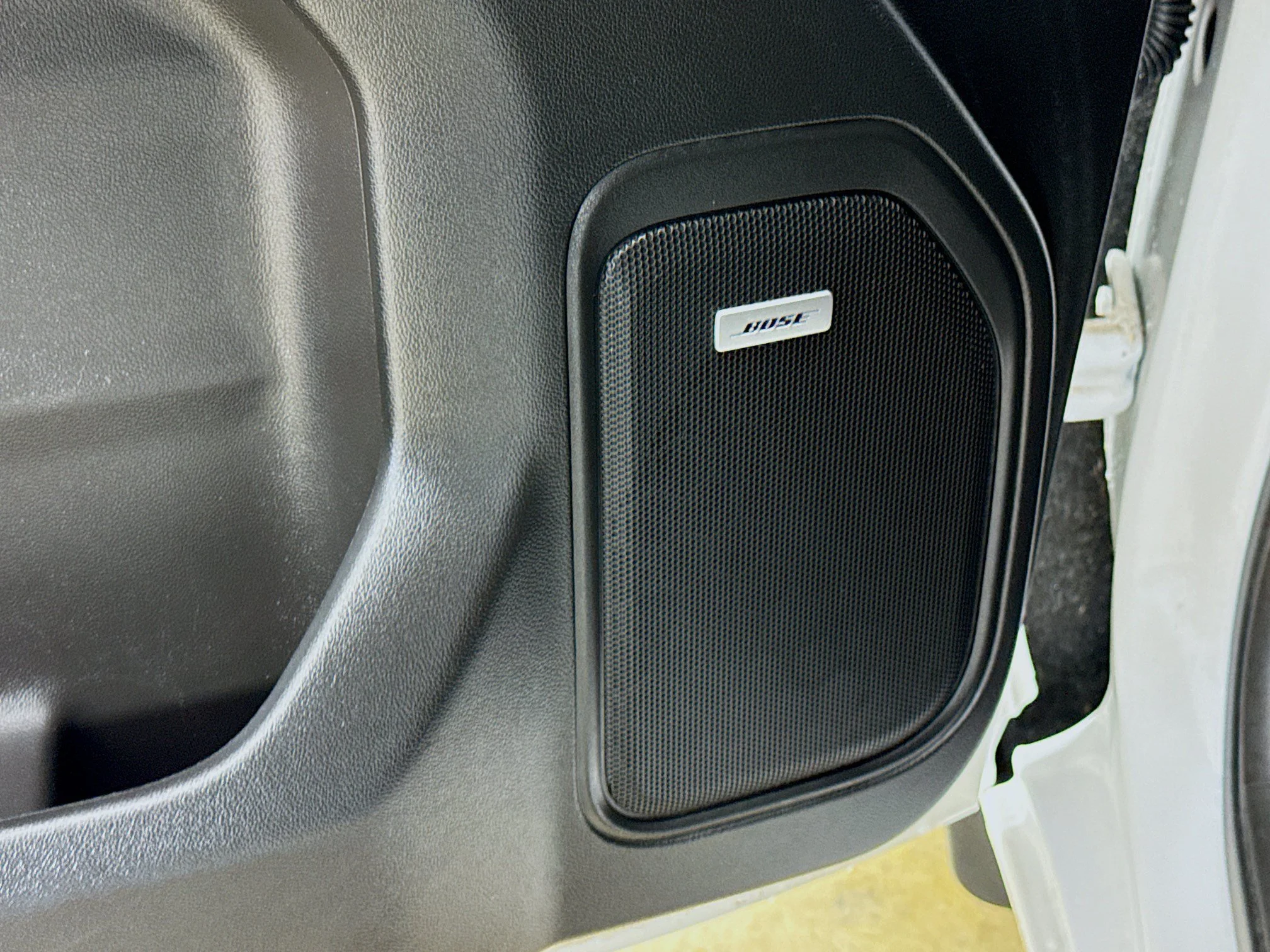 Used 2021 IRIDESCENT PEARL TRICOAT Chevrolet LTZ image 21