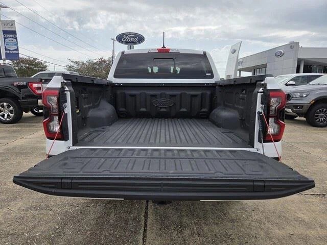 Used 2024 Oxford White Ford XLT image 31