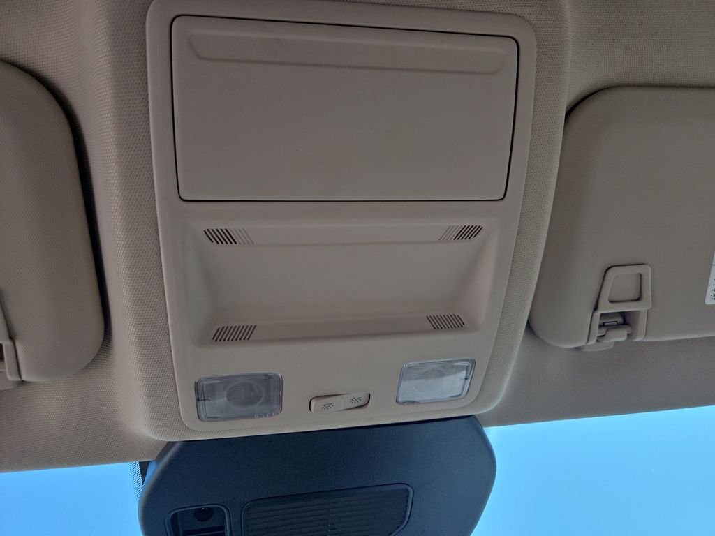 Used 2020 Magnetic Ford SE image 32