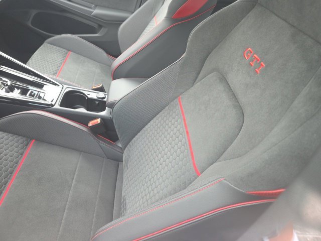 Used 2026 White Volkswagen SE image 6