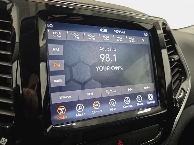 Used 2019 Diamond Black Crystal Pearlcoat Jeep Limited image 20