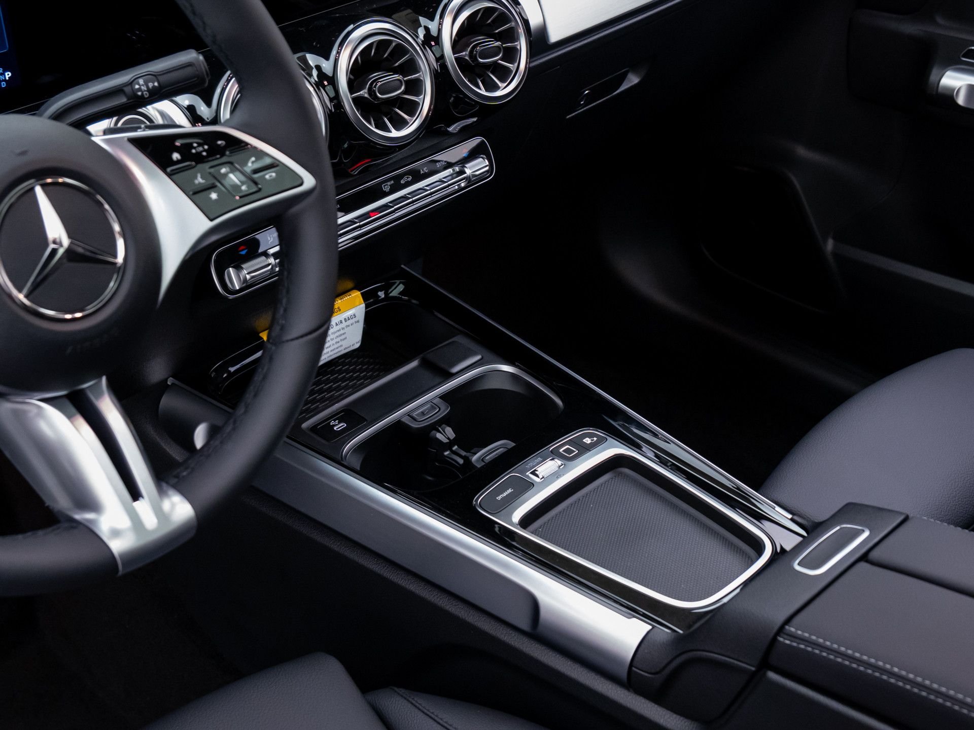 New 2026 Polar White Mercedes-Benz GLB 250 image 12