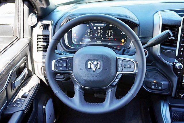 New 2026 Diamond Black Crystal Pearl-Coat Exterior Paint RAM Laramie image 28