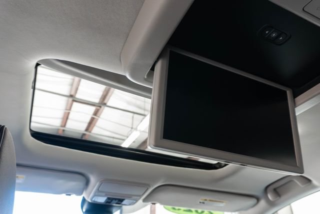 Used 2025 White Honda Touring image 4