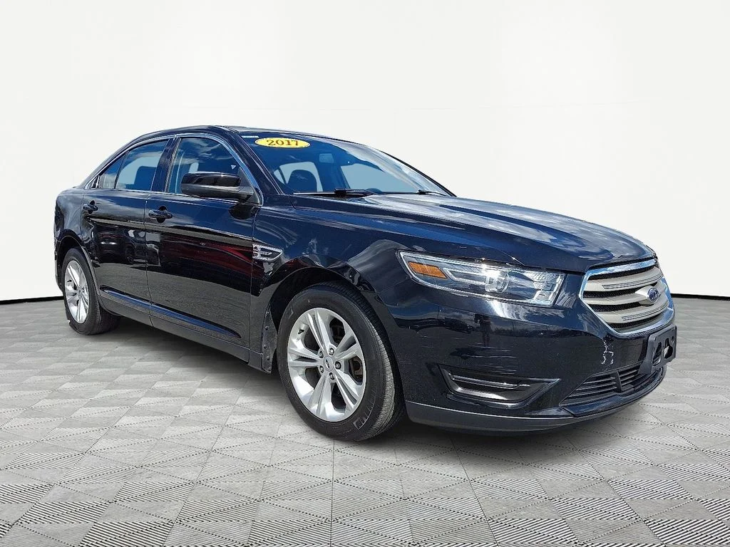 2017 Ford Taurus SEL FWD's photo