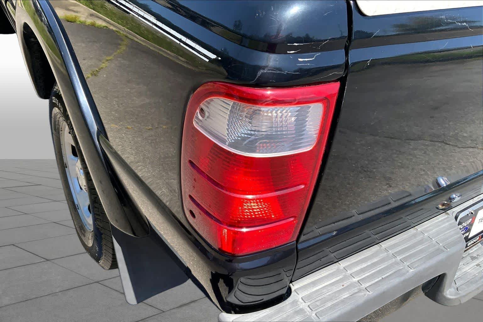 Used 2003 Black Ford Edge image 22