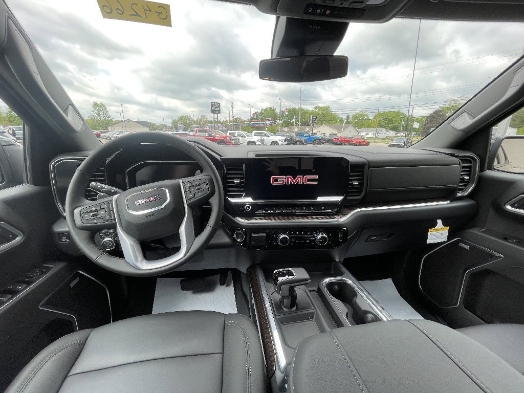 New 2026 Onyx Black GMC Elevation image 20