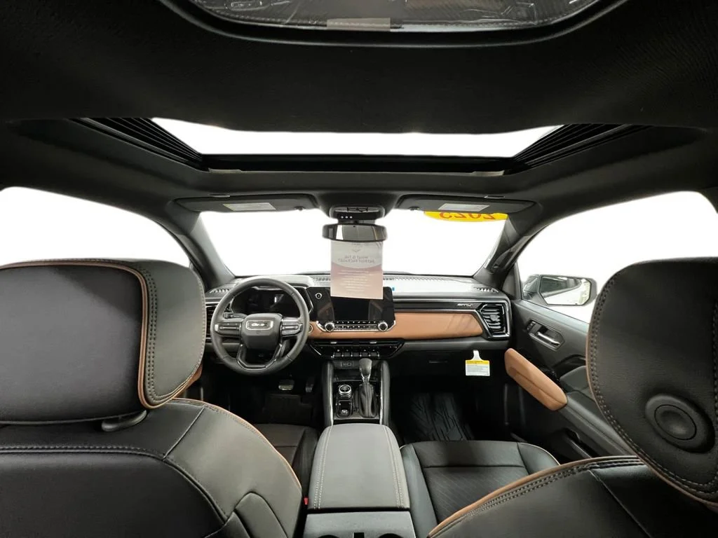 2025 GMC Canyon AT4 - Photo 13