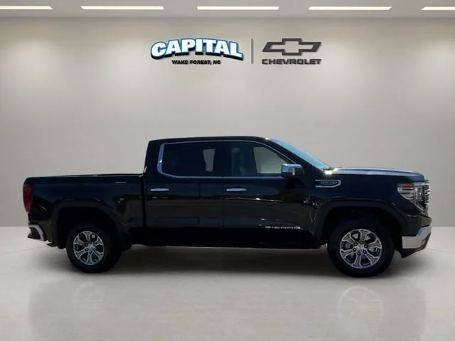 Used 2025 Onyx Black GMC SLT image 9