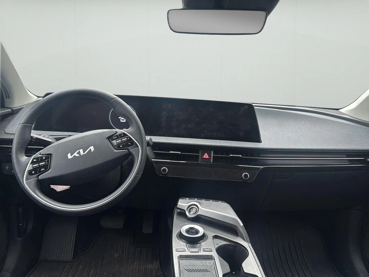 Used 2024 Yacht Blue Kia Wind image 8