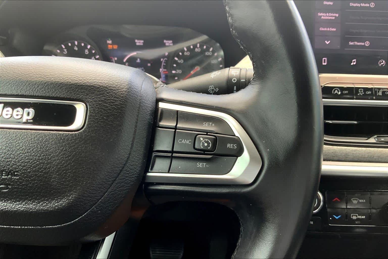 2022 Jeep Compass Latitude Lux - Photo 21