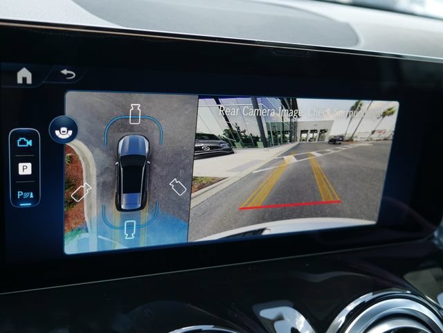 New 2026 Polar White Mercedes-Benz GLB 250 image 46