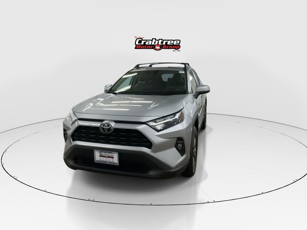 Used 2025 Silver Toyota XLE Premium image 3