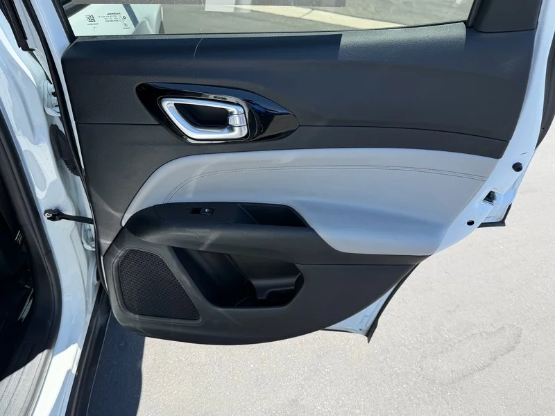 2025 Jeep Compass Limited - Photo 18