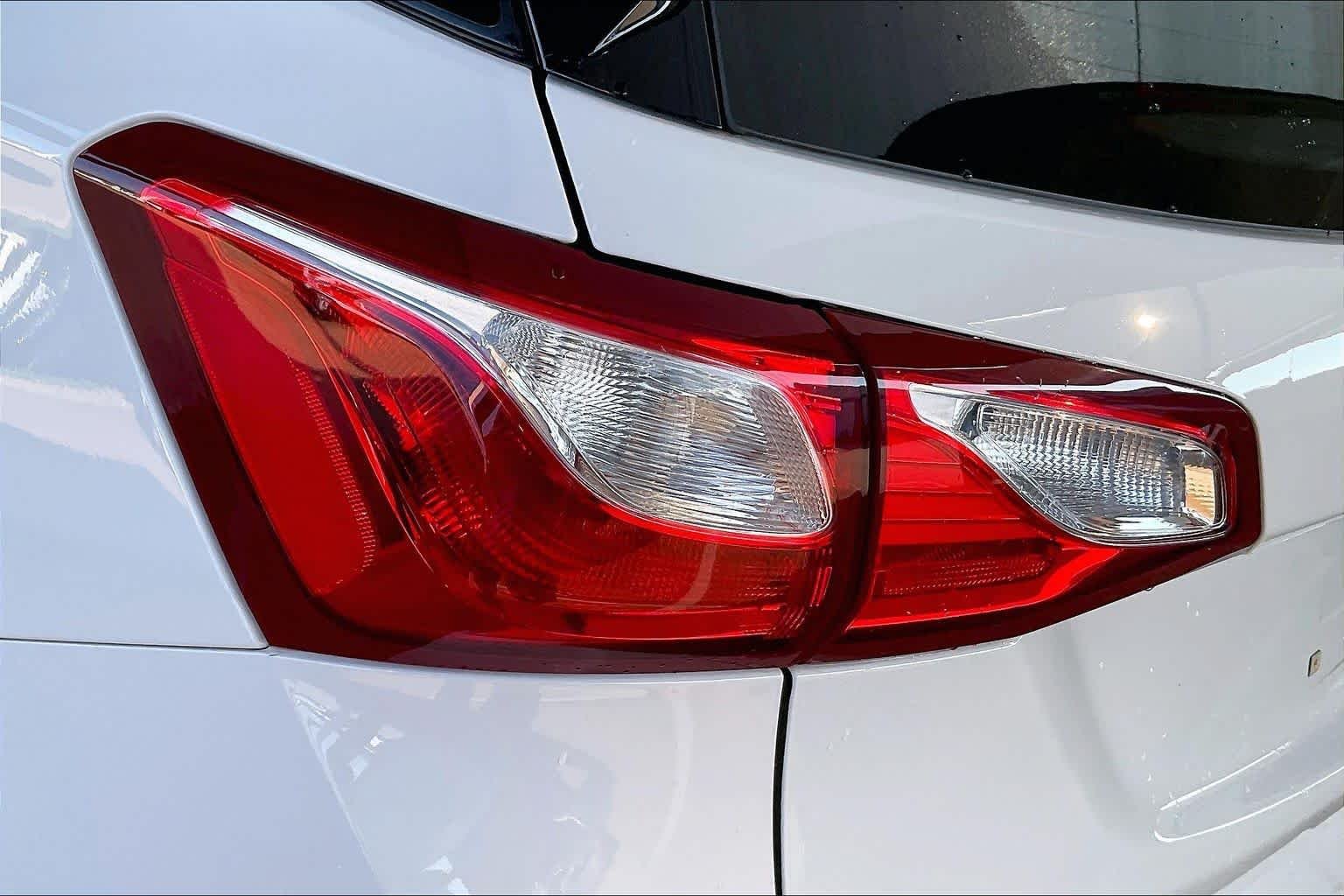 Used 2018 SUMMIT WHITE Chevrolet LS image 28