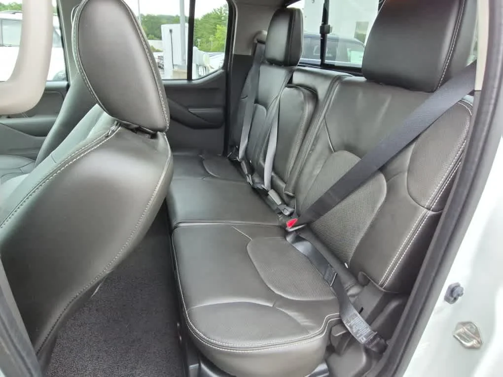Used 2020 Glacier White Nissan PRO-4X image 7