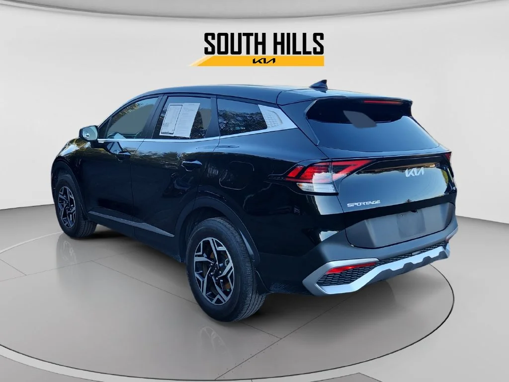 Used 2023 Black Kia LX image 3